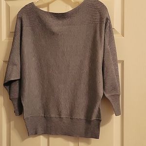 3/4 sleeve Heather gray sweater.